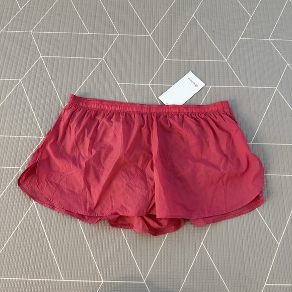 NEW Lululemon Dolphin-Hem Mid-Rise Running Short 3" Size XL Desert Red $68 - Picture 1 of 5